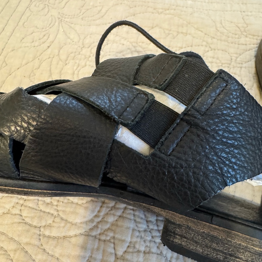 Free People Black Flats with Criss-Cross Design - Picture 5 of 9